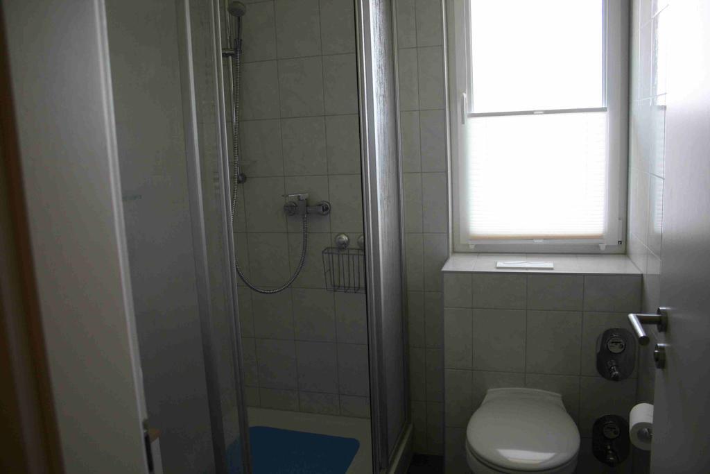 Uebernachtung Bei Michael - Ferienwohnung Rostock Phòng bức ảnh